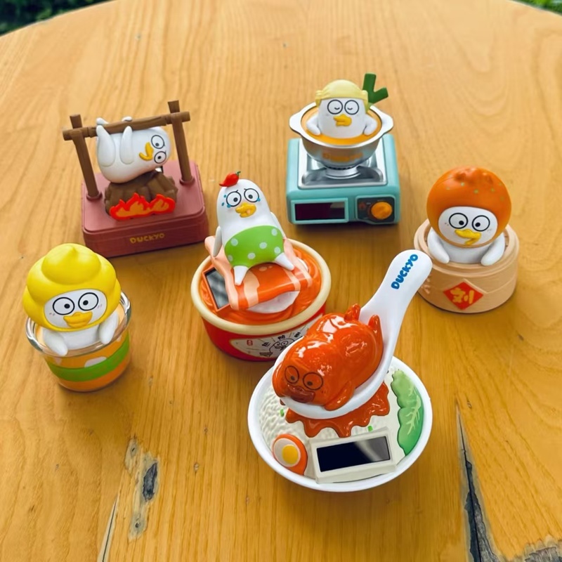在庫あり シャオリュー ダック 光感知式 ウォブルフィギュア - Food Or Snacks のレビューと価格