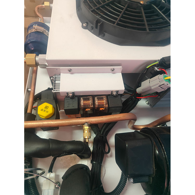 屋上設置型 12V/24V AC 0～-18℃ 冷凍ユニット - Food & Snacks Colouring Book のレビューと価格